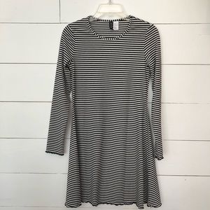 H&M long sleeve dress black and white striped